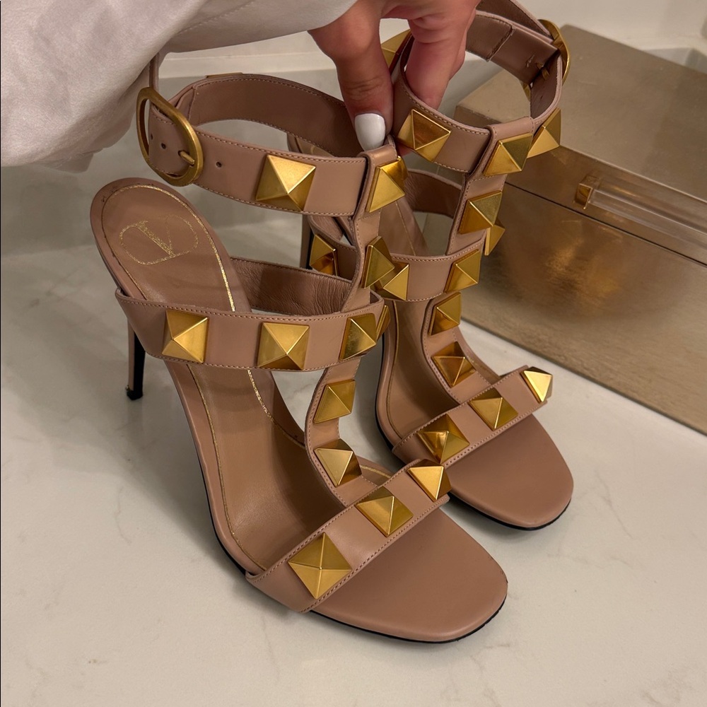 Valentino Roman Stud Heeled Sandals Nude - Picture 2 of 4